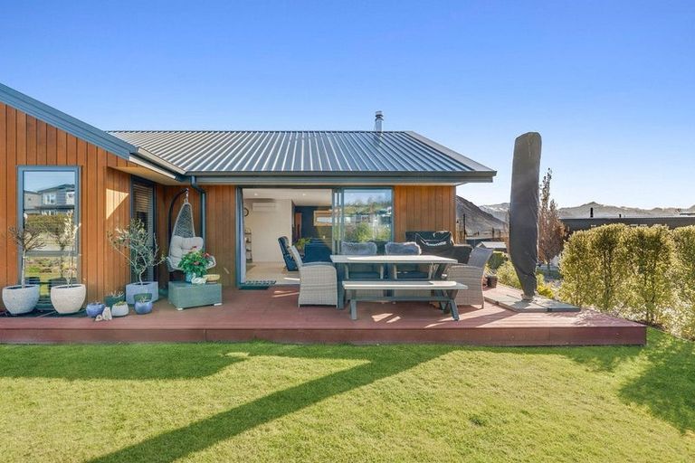 Photo of property in 23 Kereru Crescent, Wanaka, 9305