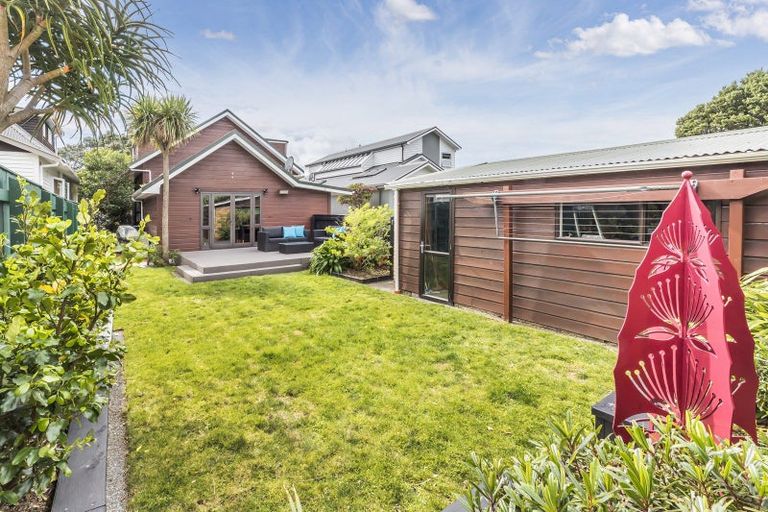 Photo of property in 30 Burnham Street, Seatoun, Wellington, 6022