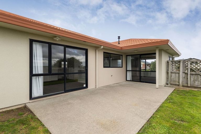 Photo of property in 21 Logan Way, Kelvin Grove, Palmerston North, 4414