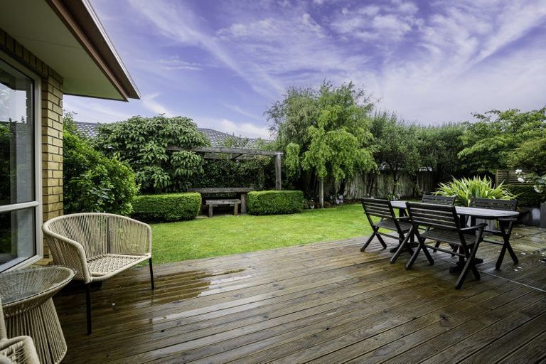 Photo of property in 50 Coolspring Way, Redwood, Christchurch, 8051