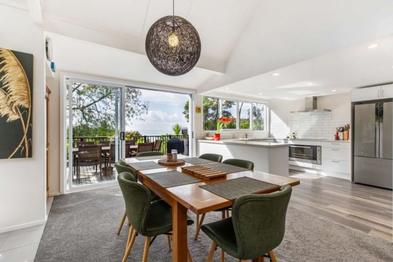 Photo of property in 91 Wood Bay Road, Titirangi, Auckland, 0604