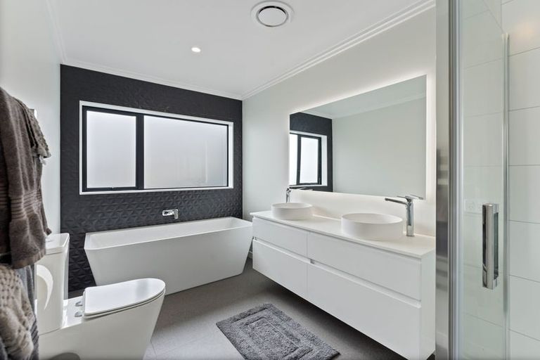 Photo of property in 11 Wilson Way, Waikanae, 5036