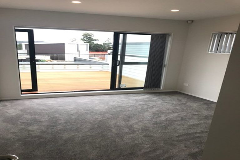 Photo of property in 49 Lockheed Street, Hobsonville, Auckland, 0618