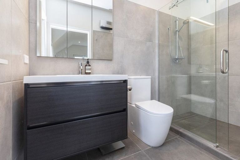 Photo of property in 111 Saint Andrews Square, Strowan, Christchurch, 8052