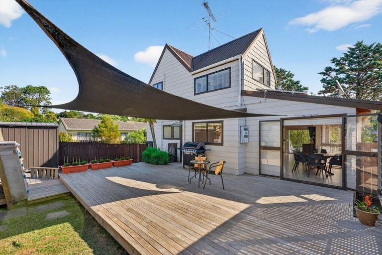 Photo of property in 2/36 Gatman Street, Birkdale, Auckland, 0626