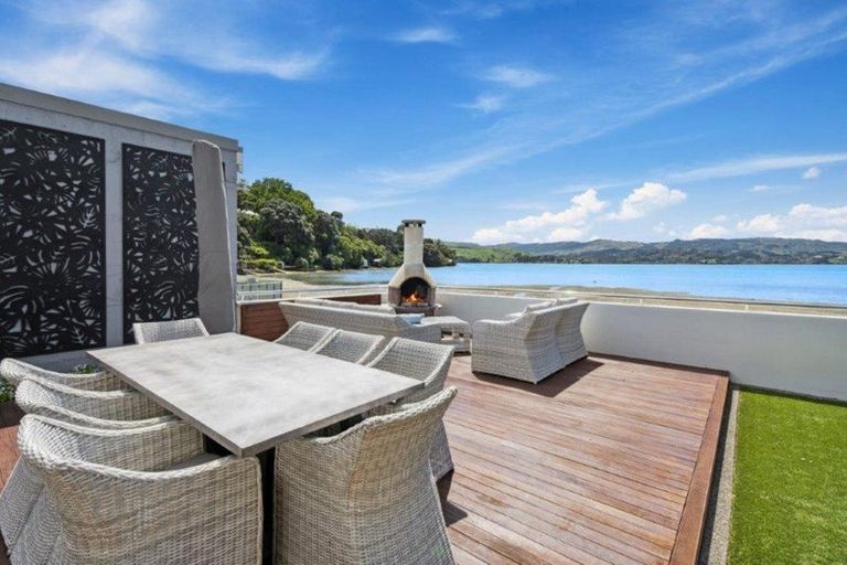 Photo of property in 85 Paremata Road, Paremata, Porirua, 5024
