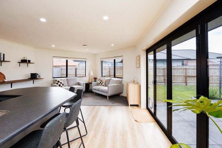 Photo of property in 17 Daniel Place, Kelvin Grove, Palmerston North, 4414