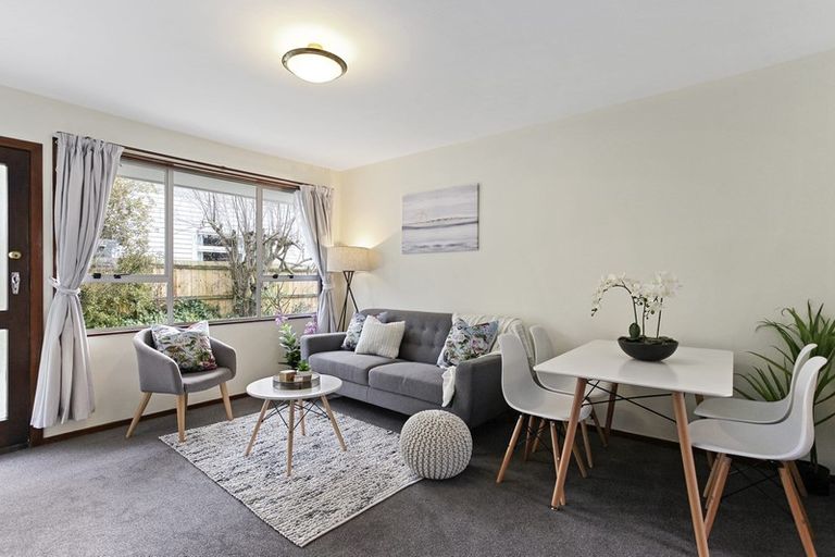 Photo of property in 2/45 Gresford Street, Edgeware, Christchurch, 8013