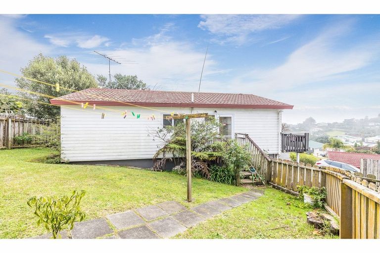 Photo of property in 12a Jean Place, Stanmore Bay, Whangaparaoa, 0932