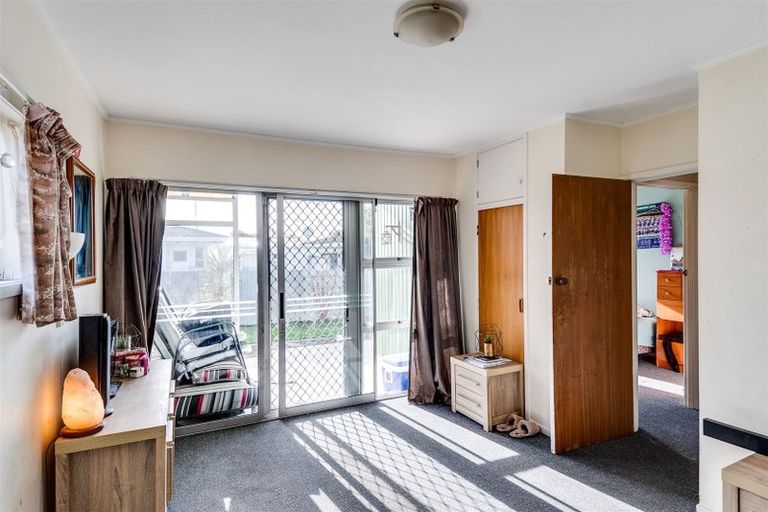Photo of property in 35 Coventry Avenue, Tamatea, Napier, 4112