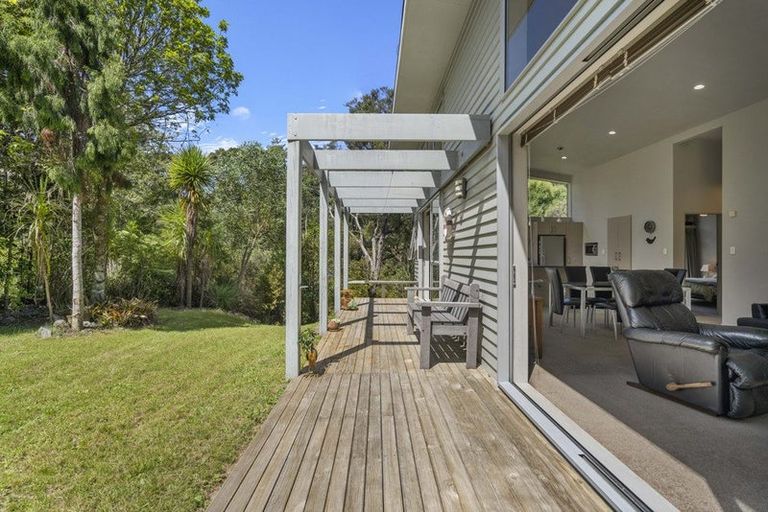Photo of property in 10 Beach Street, Sandspit, Warkworth, 0982