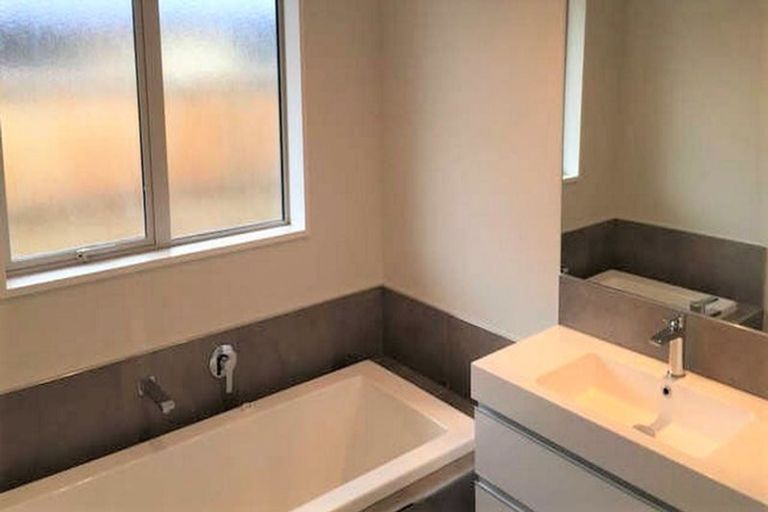 Photo of property in 28 Huntingdon Drive, Rangiora, 7400