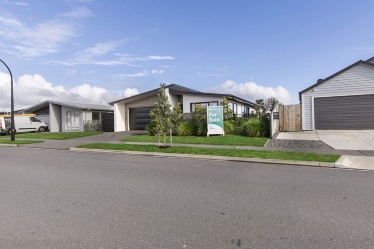 Photo of property in 6 Franks Way, Papamoa Beach, Papamoa, 3118