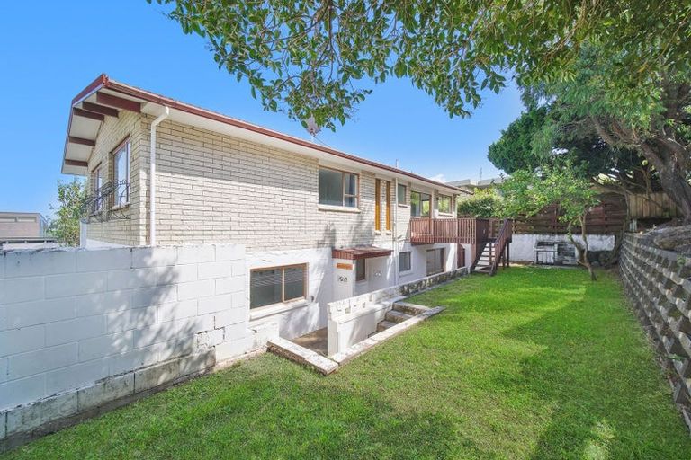 Photo of property in 2 Icarus Place, Half Moon Bay, Auckland, 2012