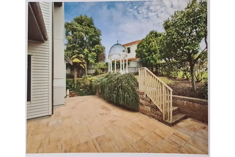 Photo of property in 3 Onemana Way, Te Atatu Peninsula, Auckland, 0610