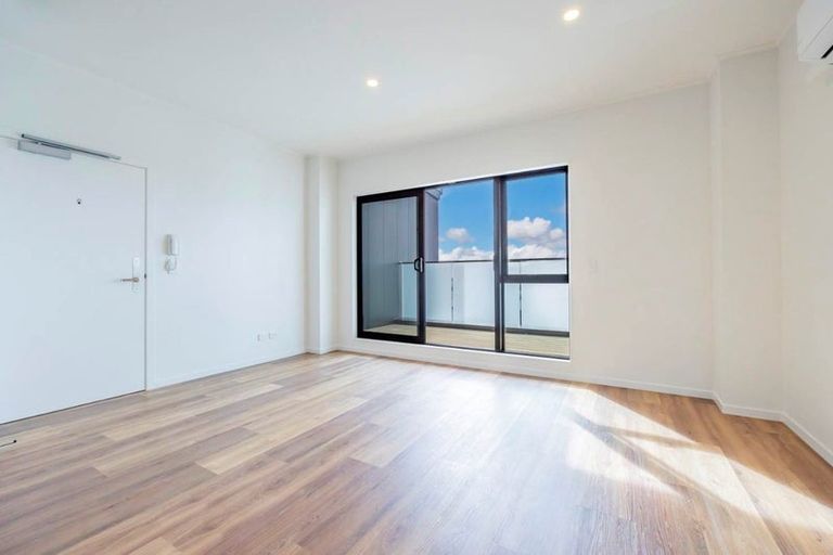 Photo of property in 103/50 Clay Works Lane, New Lynn, 0600