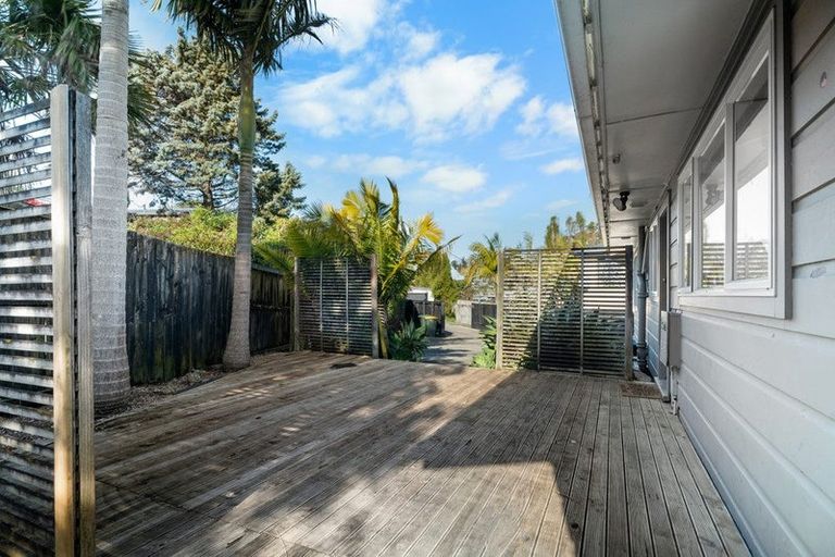 Photo of property in 32b Lyttelton Avenue, Forrest Hill, Auckland, 0620