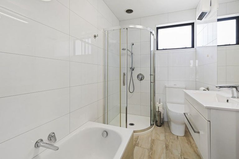 Photo of property in 10b Shastri Terrace, Khandallah, Wellington, 6035