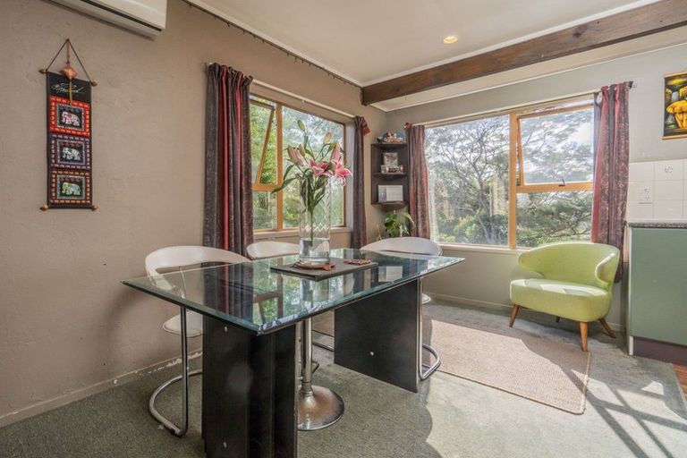Photo of property in 13 Wirihana Road, Titirangi, Auckland, 0604