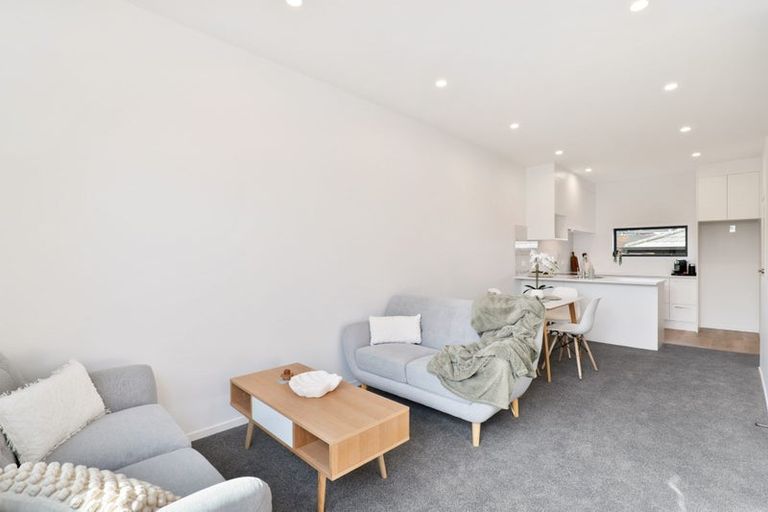 Photo of property in 3 Meg Lane, Glen Eden, Auckland, 0602