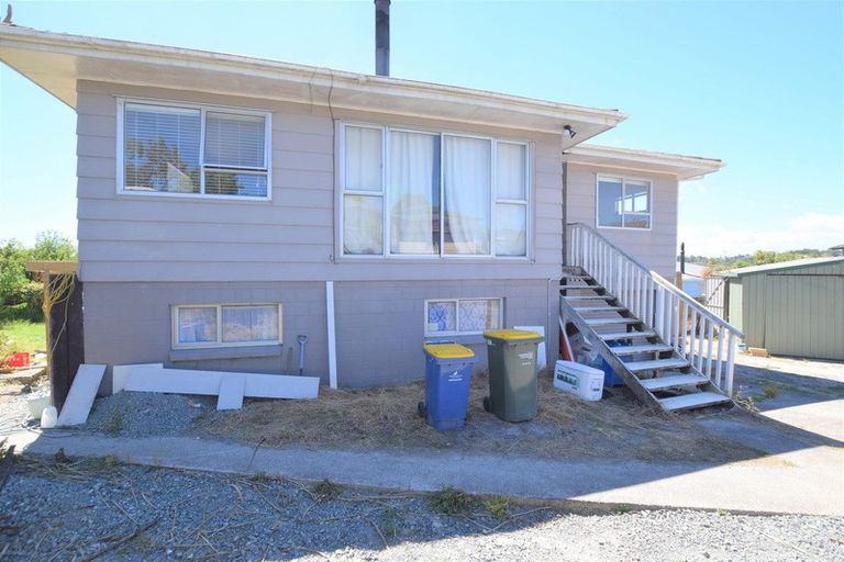 Photo of property in 11a Brunner Road, Glen Eden, Auckland, 0602