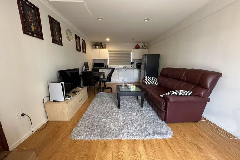 Photo of property in 10 Kereru Street, Henderson, Auckland, 0612