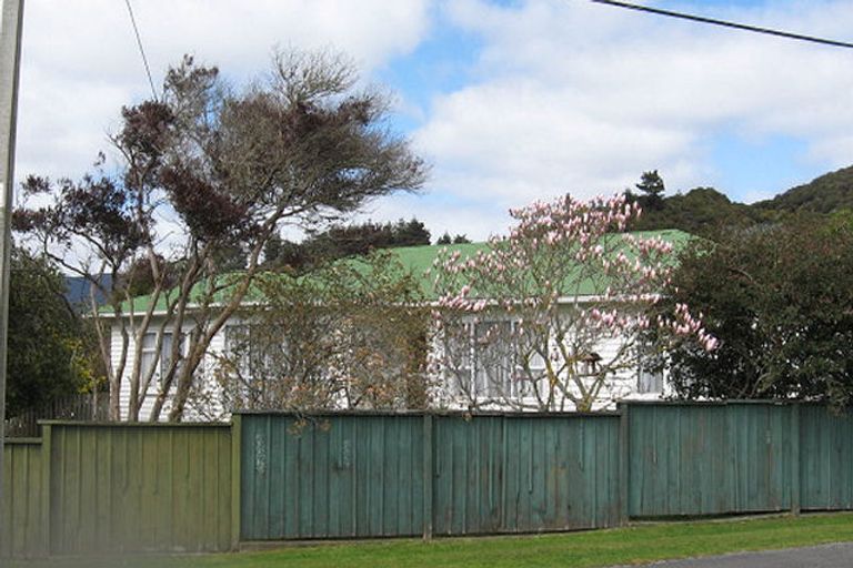 Photo of property in 1 Kowhai Street, Wainuiomata, Lower Hutt, 5014