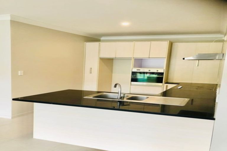 Photo of property in 5/44 Carlos Drive, Flat Bush, Auckland, 2016