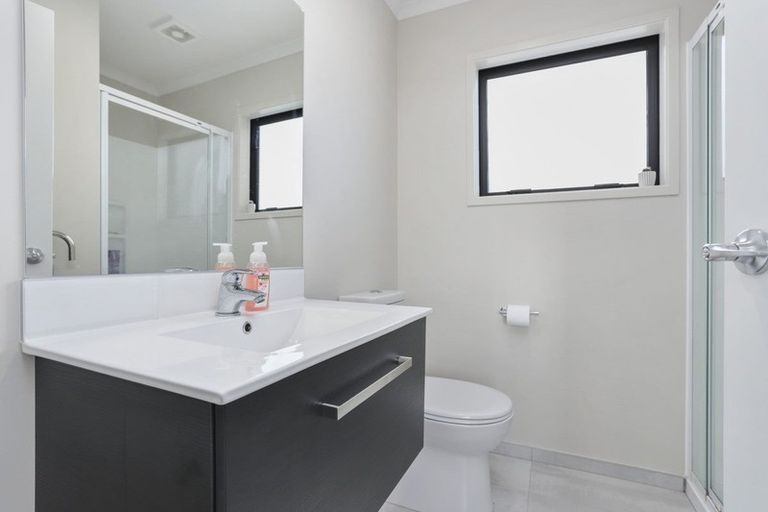 Photo of property in 241 Hobsonville Point Road, Hobsonville, Auckland, 0616