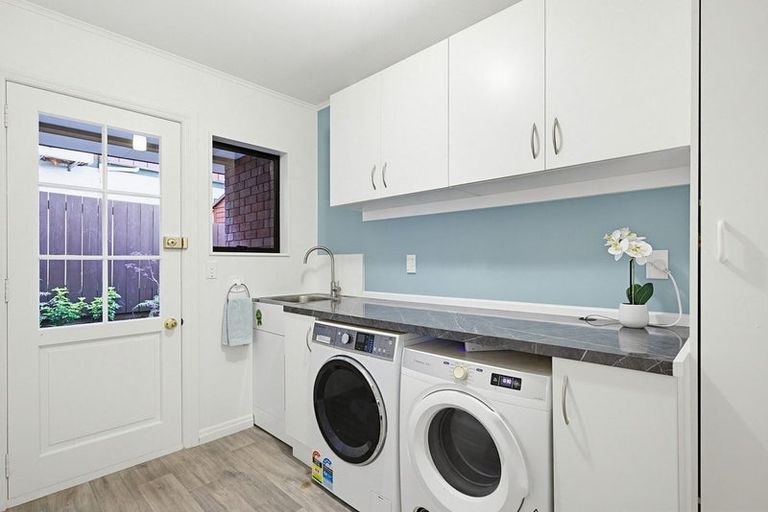 Photo of property in 11 Ramphal Terrace, Khandallah, Wellington, 6035