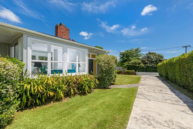 Photo of property in 8 Abel Tasman Avenue, Henderson, Auckland, 0610