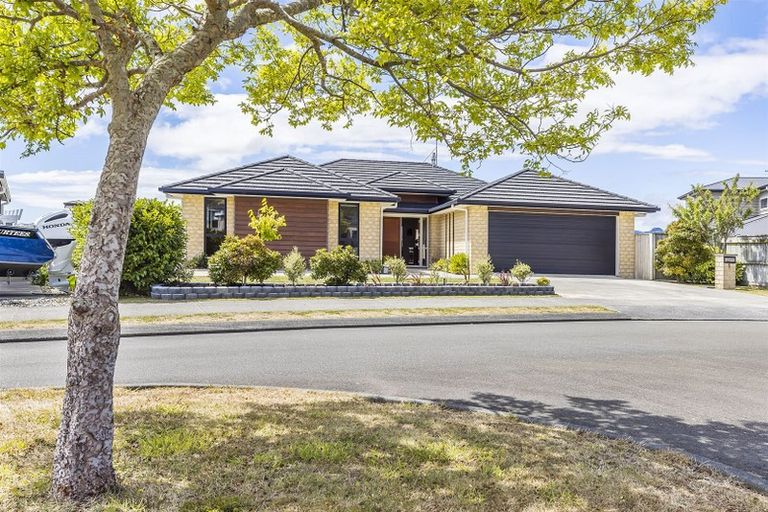 Photo of property in 8 Semaphore Lane, Whitby, Porirua, 5024