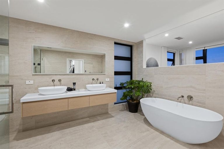 Photo of property in 17 Lansdowne Street, Bayswater, Auckland, 0622