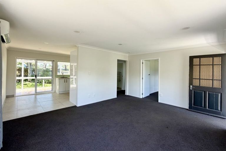 Photo of property in 2/22 Gladys Avenue, Glenfield, Auckland, 0629