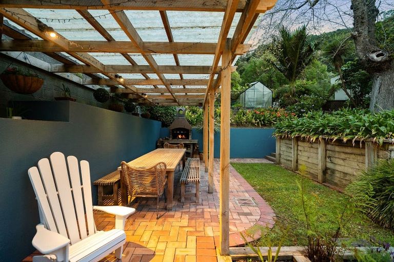 Photo of property in 210 Oriental Parade, Oriental Bay, Wellington, 6011