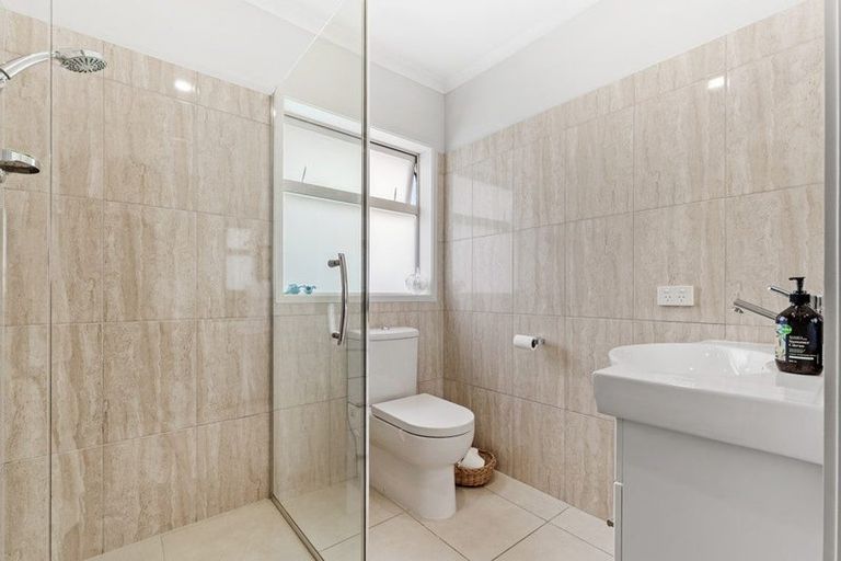 Photo of property in 26b Edward Avenue, Orewa, 0931