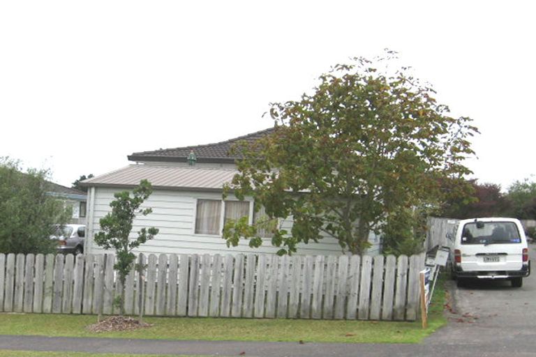 Photo of property in 49 Hassan Drive, Massey, Auckland, 0614