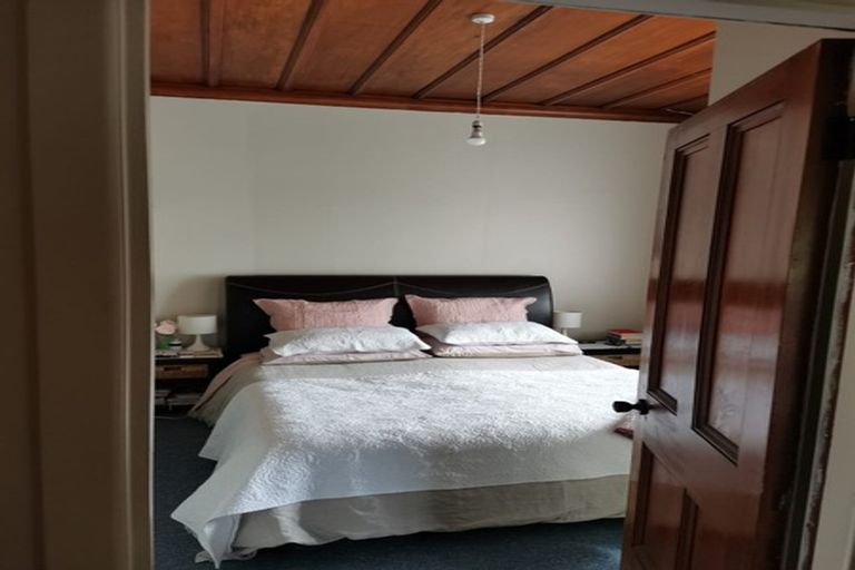 Photo of property in 21 Church Street, Waipawa, 4210