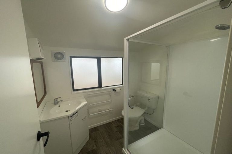 Photo of property in 44u6 Allington Road, Karori, Wellington, 6012