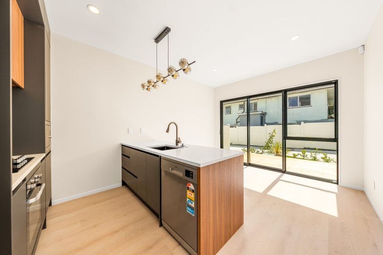 Photo of property in 40 Allington Road, Massey, Auckland, 0614