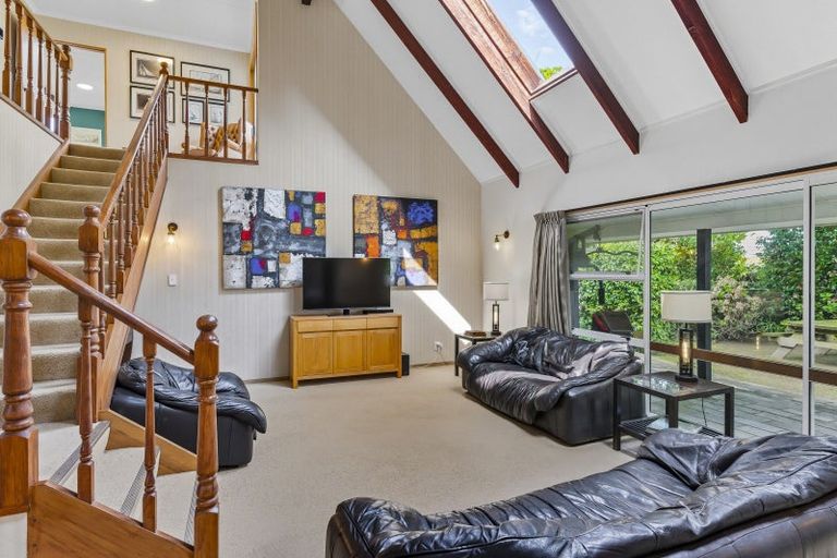 Photo of property in 335 Te Moana Road, Waikanae, 5036