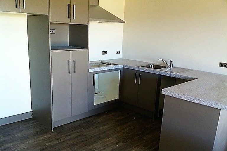 Photo of property in 102u7 Old Farm Road, Hamilton East, Hamilton, 3216