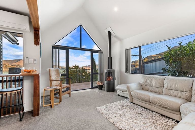 Photo of property in 26 Cornwall Road, Lyttelton, 8082