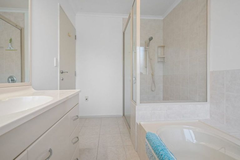 Photo of property in 8 Oaklands Drive, Cambridge, 3434