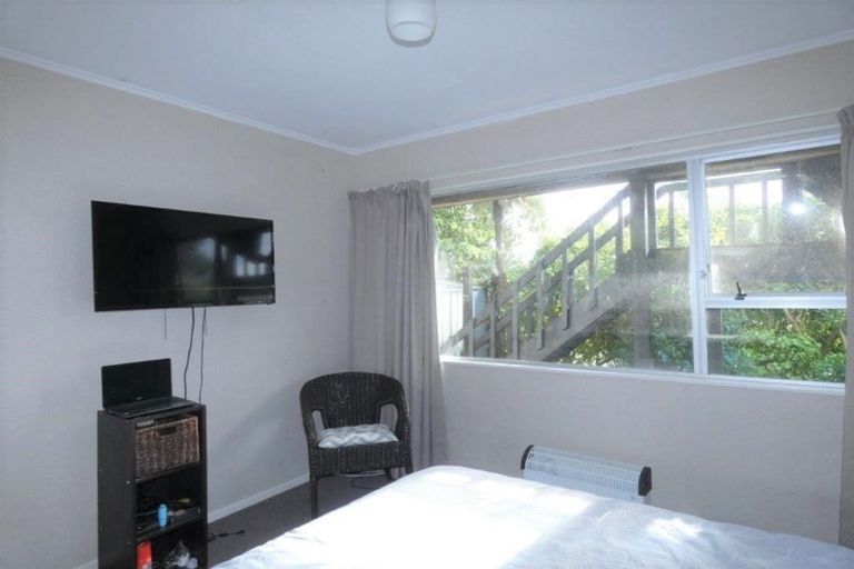 Photo of property in 10f1 Downing Street, Crofton Downs, Wellington, 6035