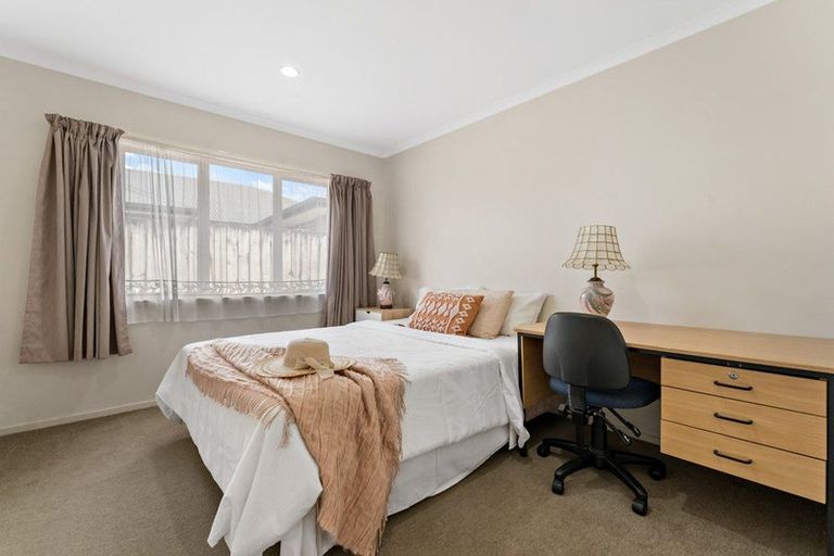 Photo of property in 10c Landon Place, Pukekohe, 2120