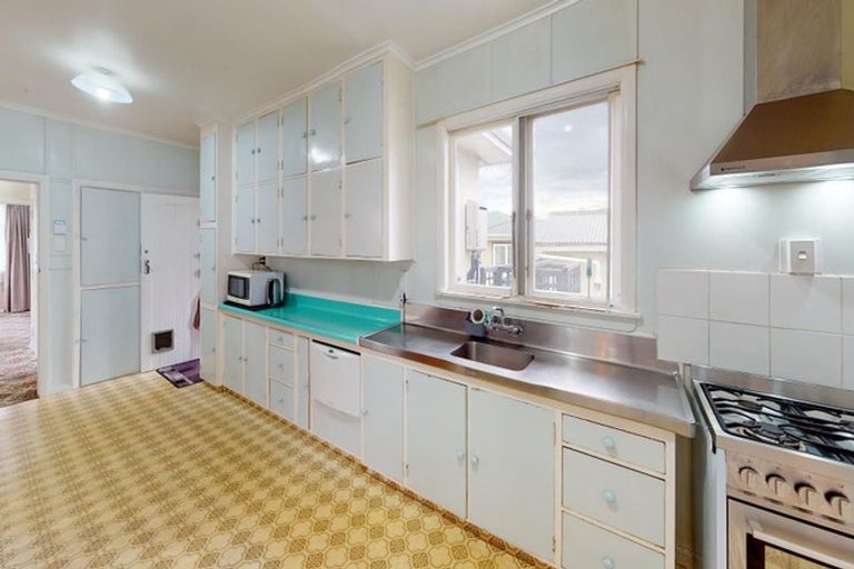 Photo of property in 11 Kipling Street, Roslyn, Palmerston North, 4414