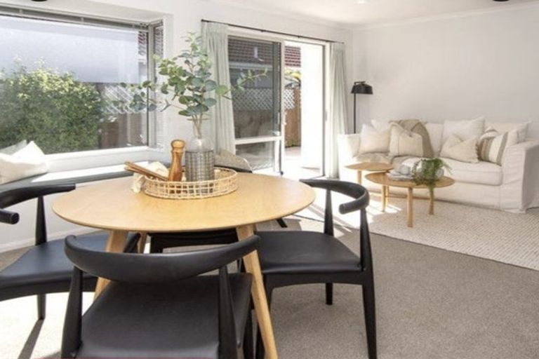 Photo of property in 27 James Street, Redcliffs, Christchurch, 8081