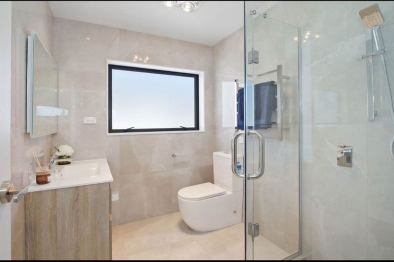 Photo of property in 1/15 Old Wairoa Road, Papakura, 2110