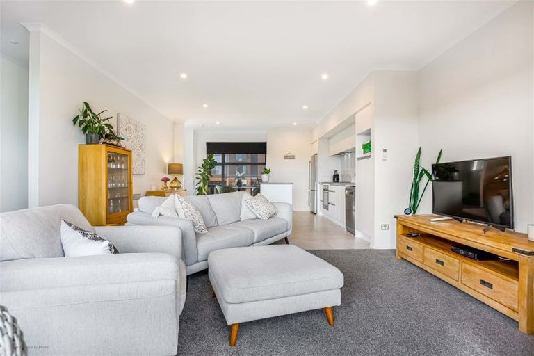 Photo of property in 8 Raranga Lane, Hobsonville, Auckland, 0616
